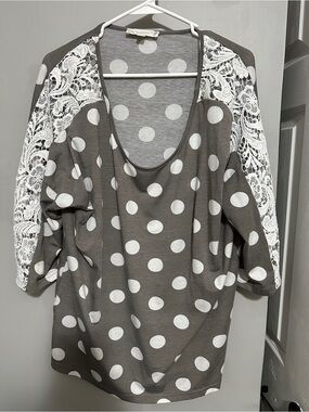 Susan Betro Polka Dot Scoop Neck Women’s Top with Lace Sleeves - Gray/White 1X
